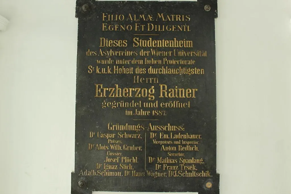 הוסטל וינה Porzellaneum 0*,